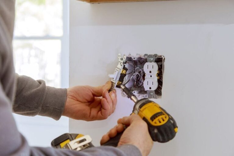 Work-on-installing-electrical-outlets